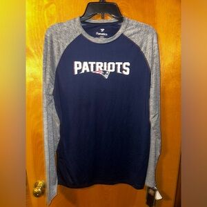 NFL Men’s Fanatics New England Patriots Long Sleeve Shirt, size M.